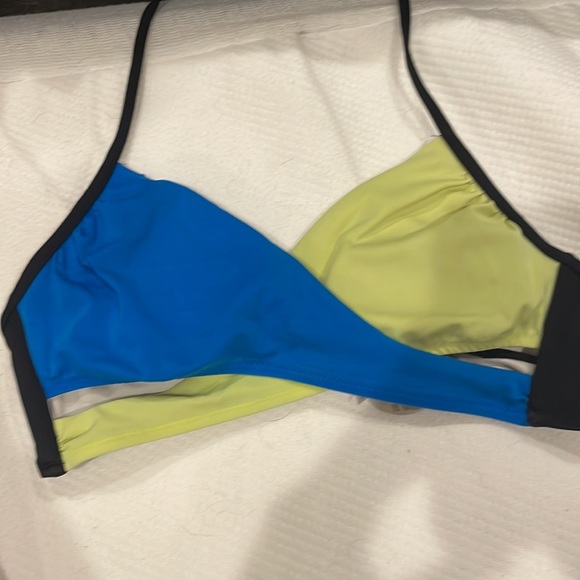 3 PINK swim tops size S - Picture 4 of 5